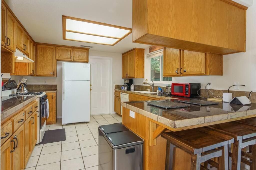 Acorn House - Charming House In Green Heaven With Pool Table With Lovely Backyard Oakhurst Esterno foto
