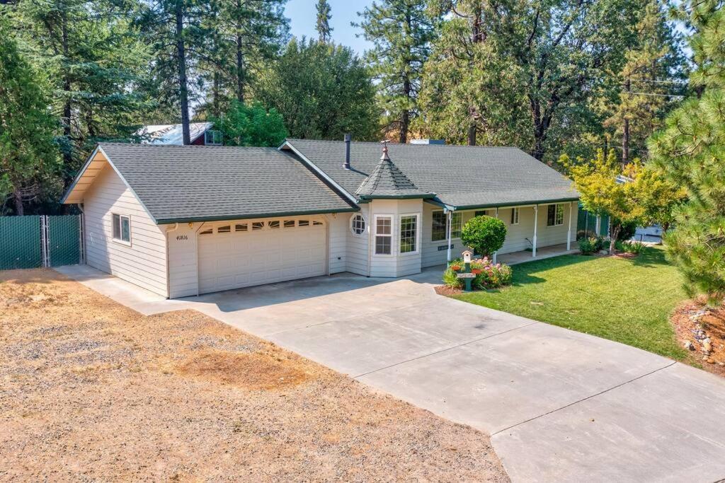 Acorn House - Charming House In Green Heaven With Pool Table With Lovely Backyard Oakhurst Esterno foto