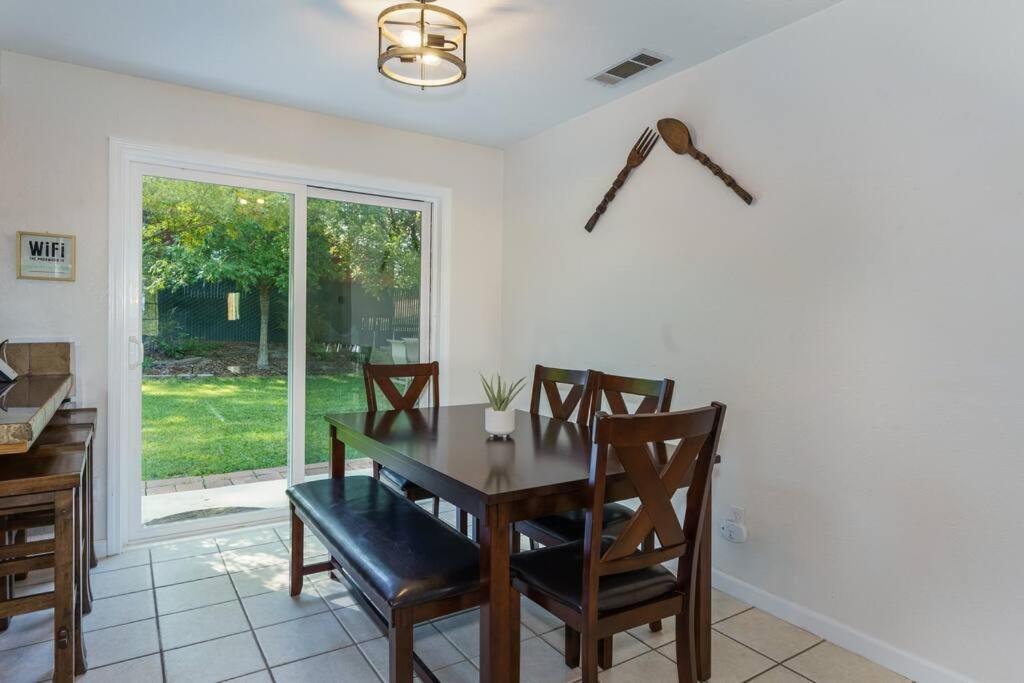 Acorn House - Charming House In Green Heaven With Pool Table With Lovely Backyard Oakhurst Esterno foto