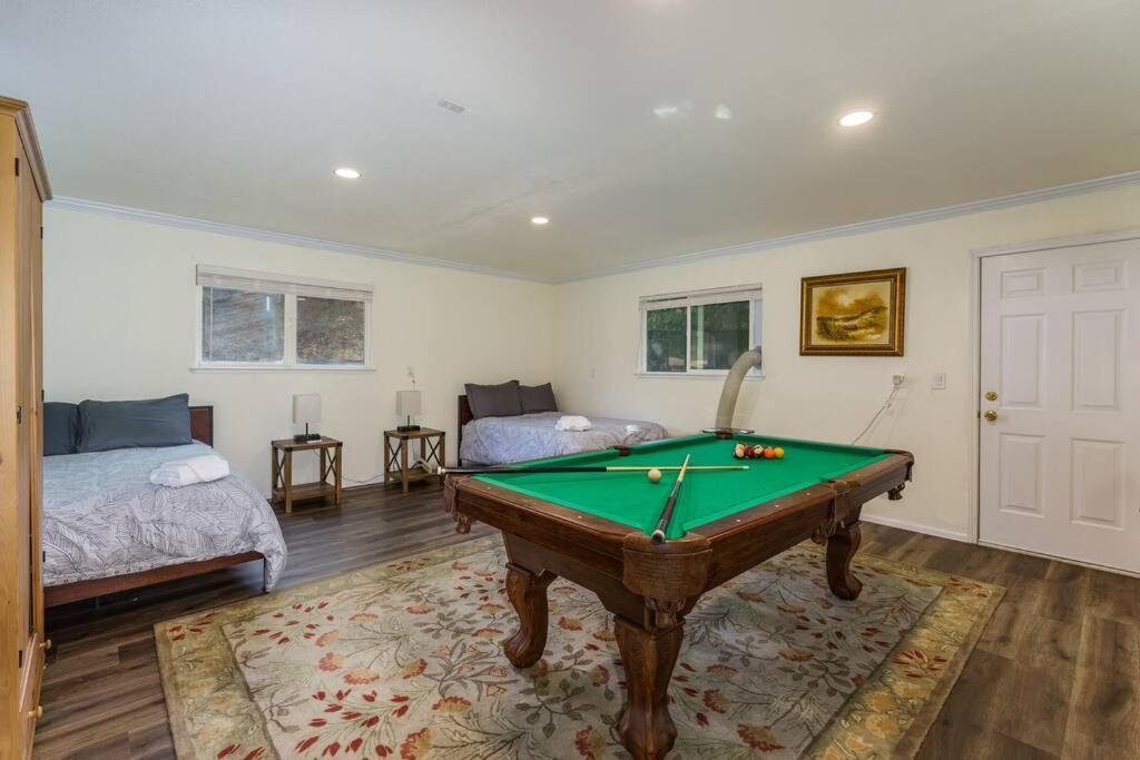 Acorn House - Charming House In Green Heaven With Pool Table With Lovely Backyard Oakhurst Esterno foto