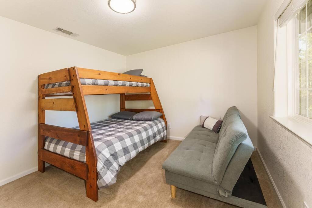Acorn House - Charming House In Green Heaven With Pool Table With Lovely Backyard Oakhurst Esterno foto