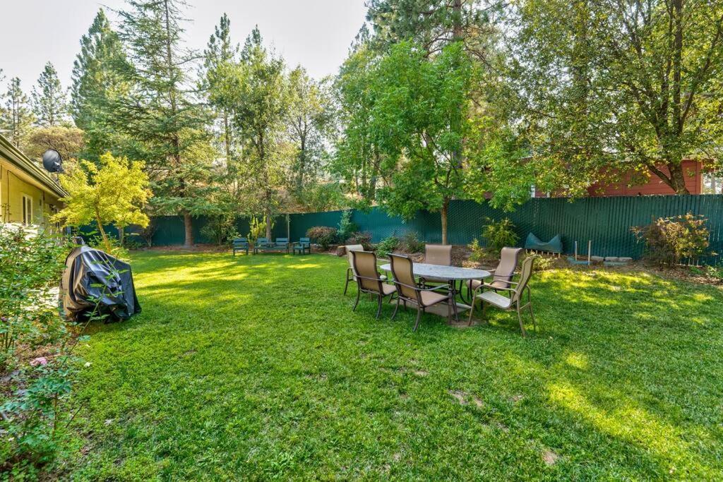 Acorn House - Charming House In Green Heaven With Pool Table With Lovely Backyard Oakhurst Esterno foto