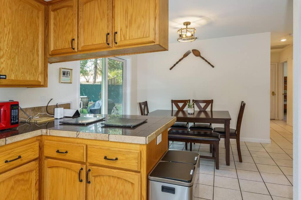 Acorn House - Charming House In Green Heaven With Pool Table With Lovely Backyard Oakhurst Esterno foto